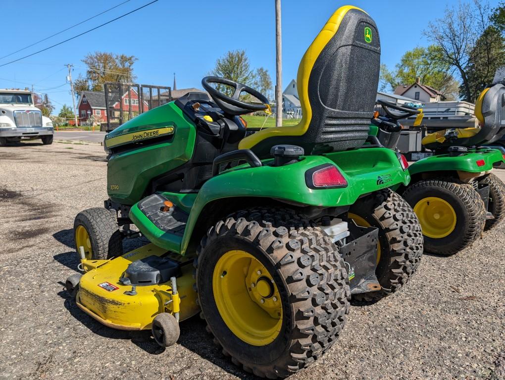 John Deere X590 Lawn Tractor