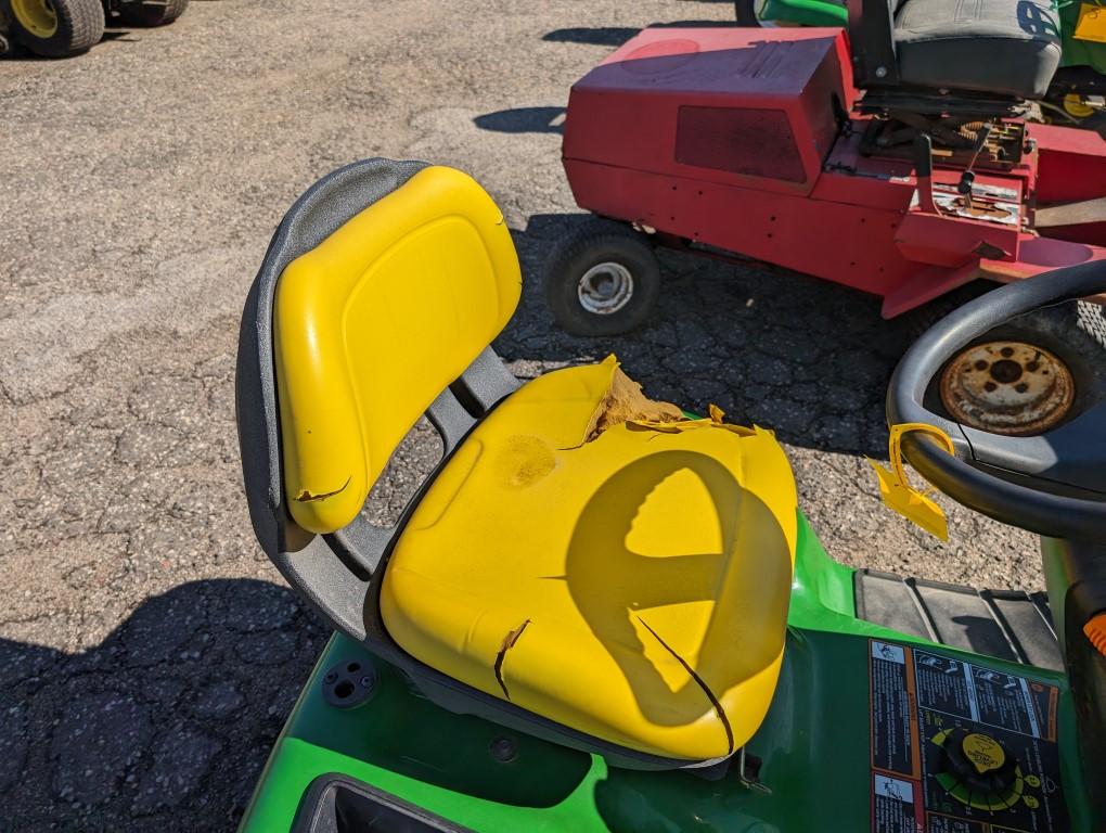 John Deere X300 Lawn Tractor