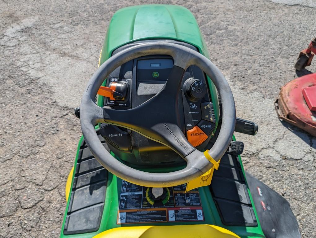 John Deere X300 Lawn Tractor