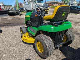 John Deere L111 Lawn Tractor