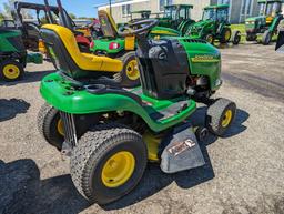 John Deere L111 Lawn Tractor