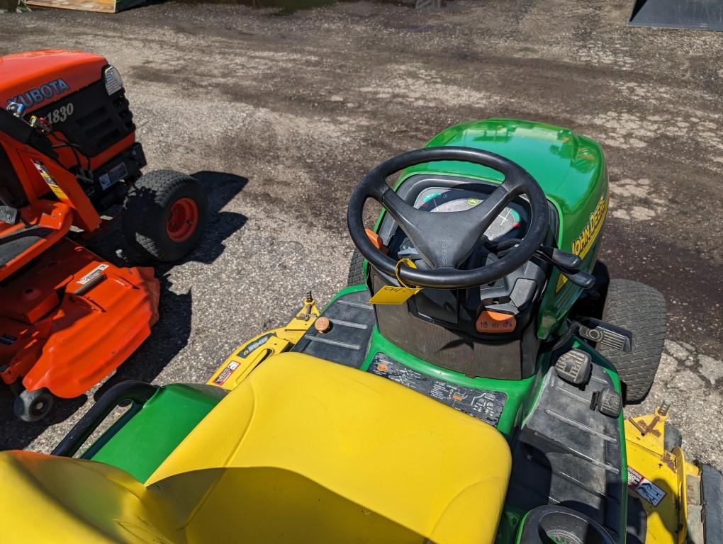 John Deere X485 Lawn Tractor