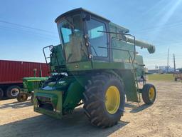 John Deere 6620 Titan II Combine