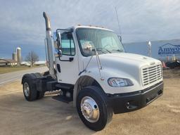 2007 Freightliner Day Cab Semi Tractor