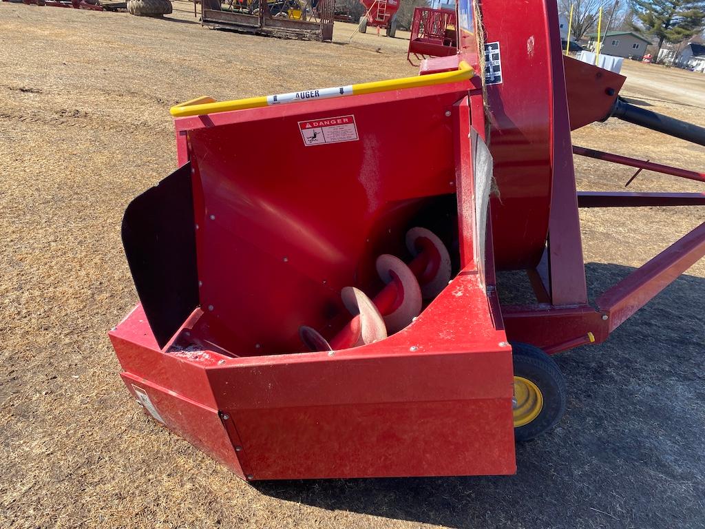 New Holland F62B Silage Blower