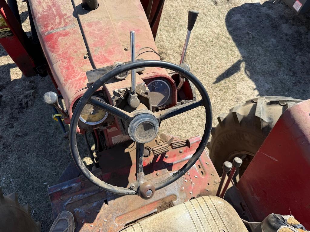 International 756 Tractor