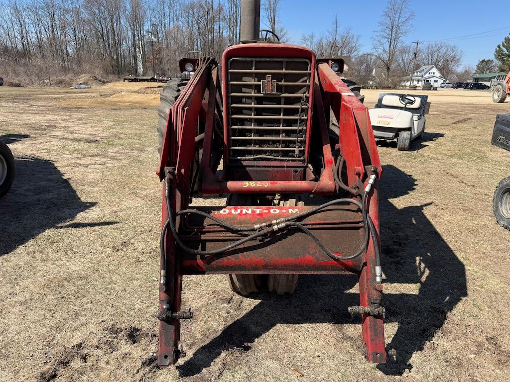 International 756 Tractor