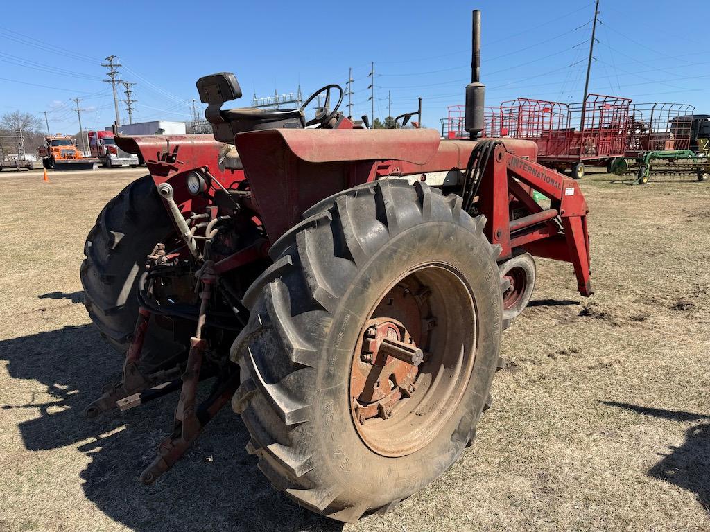 International 756 Tractor