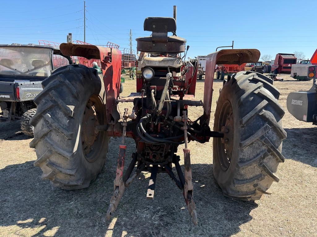 International 756 Tractor
