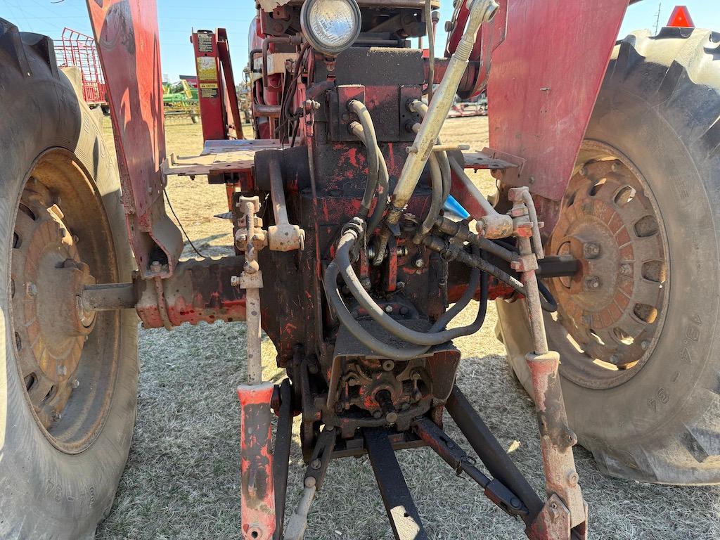 International 756 Tractor