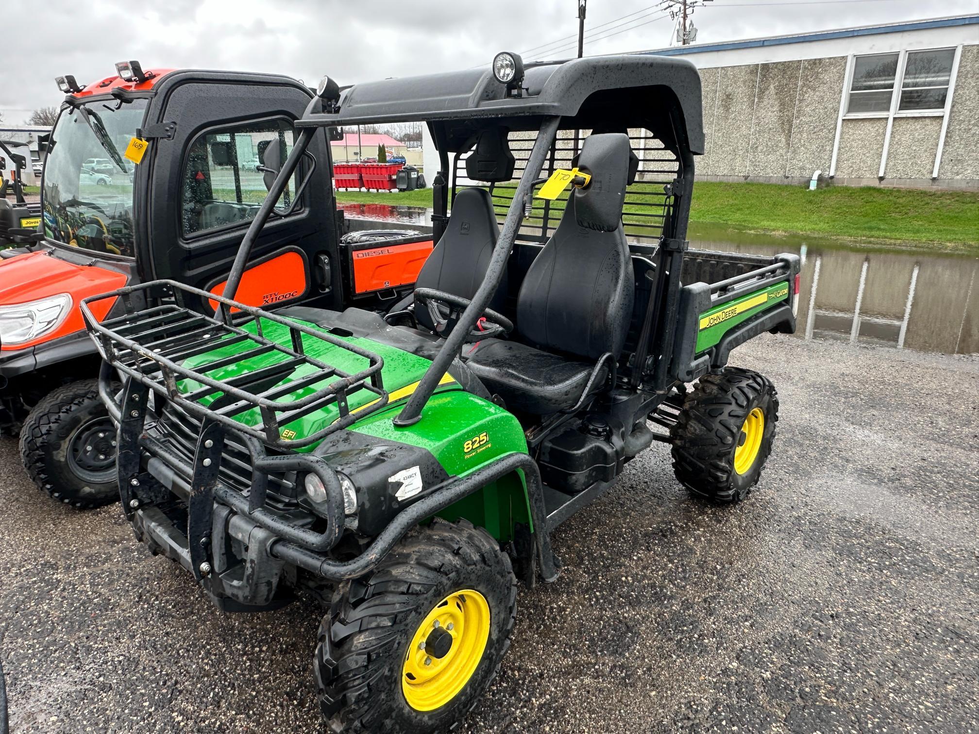 John Deere Gator XUV 825i