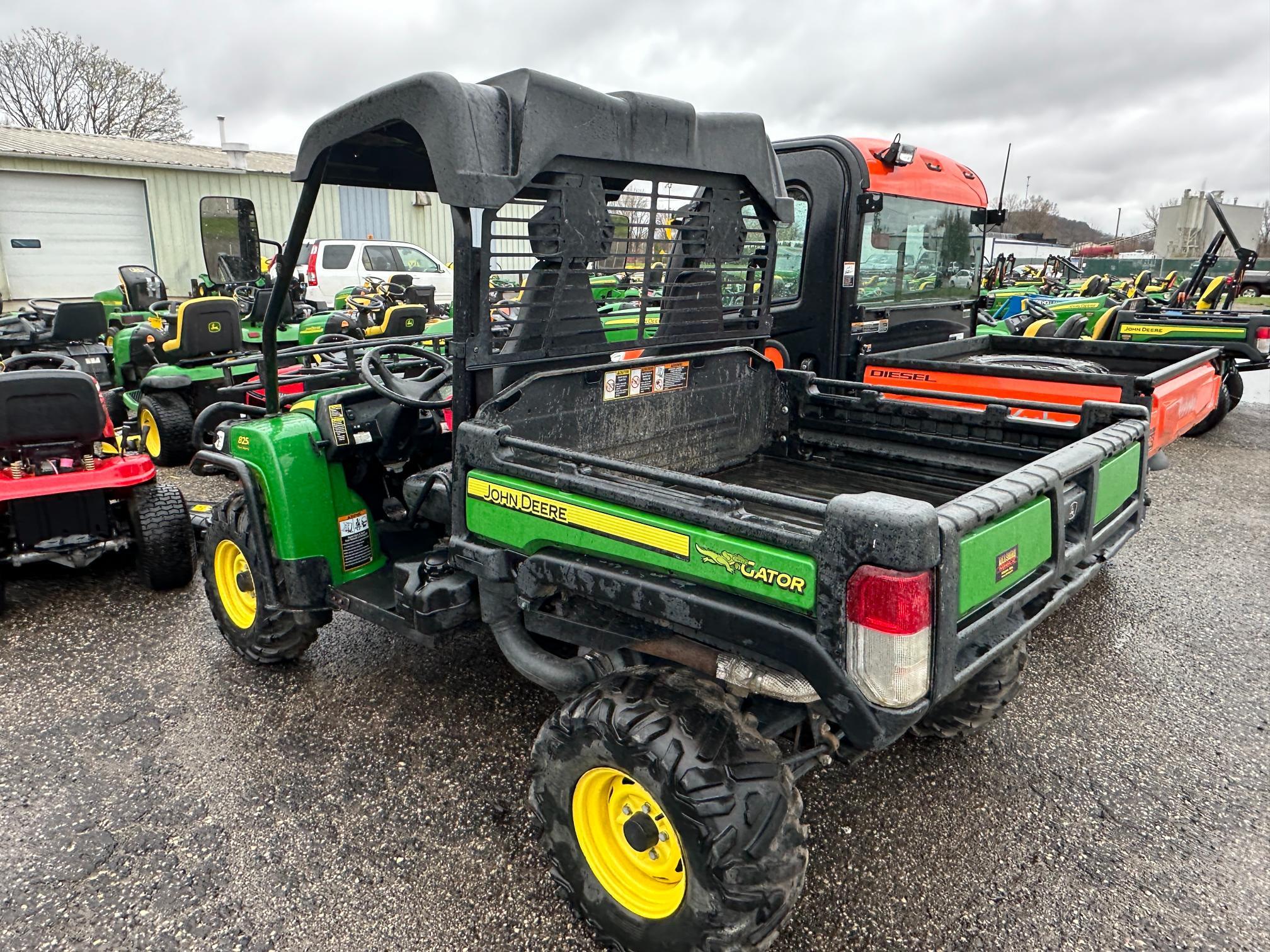 John Deere Gator XUV 825i
