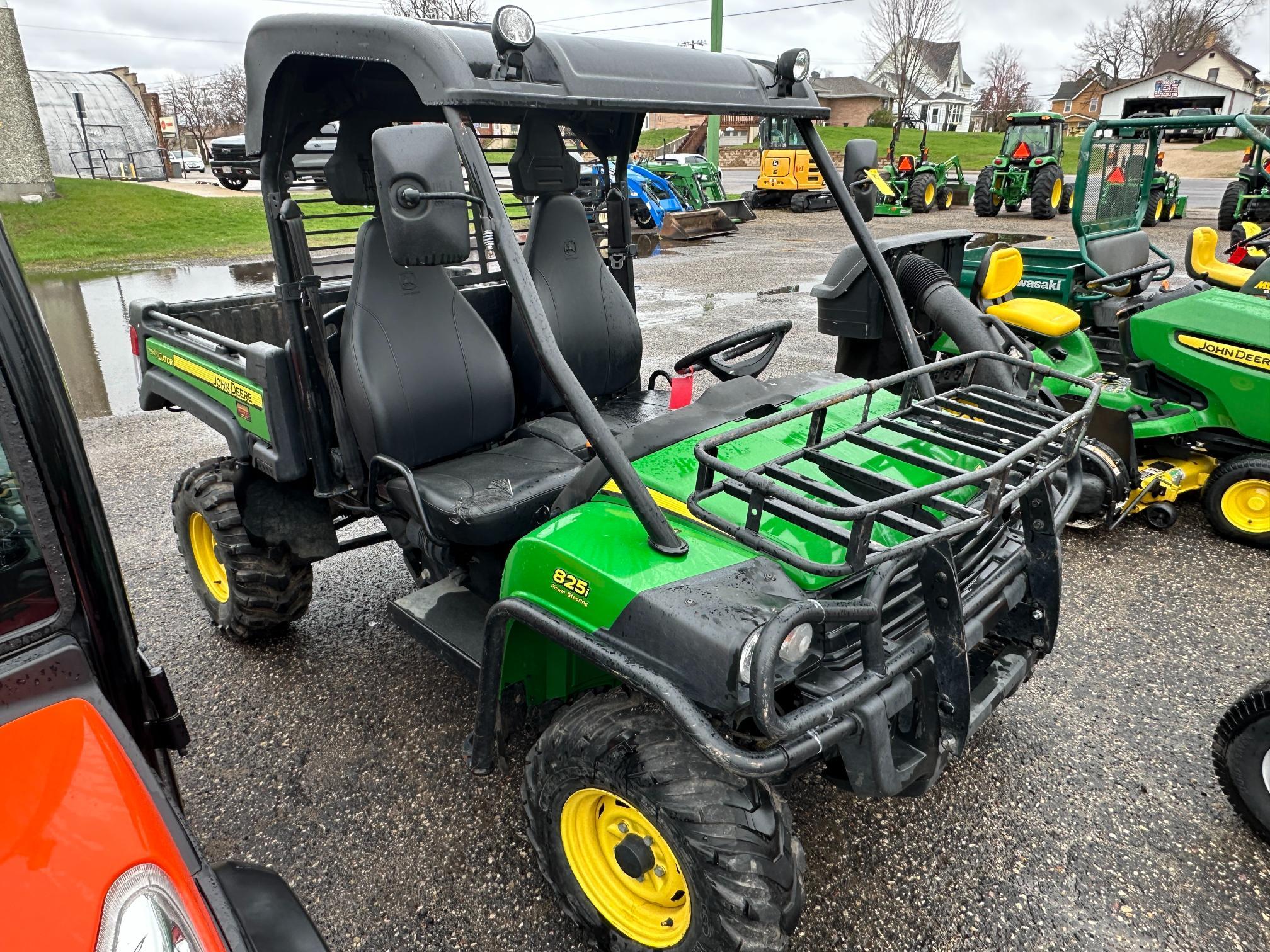 John Deere Gator XUV 825i