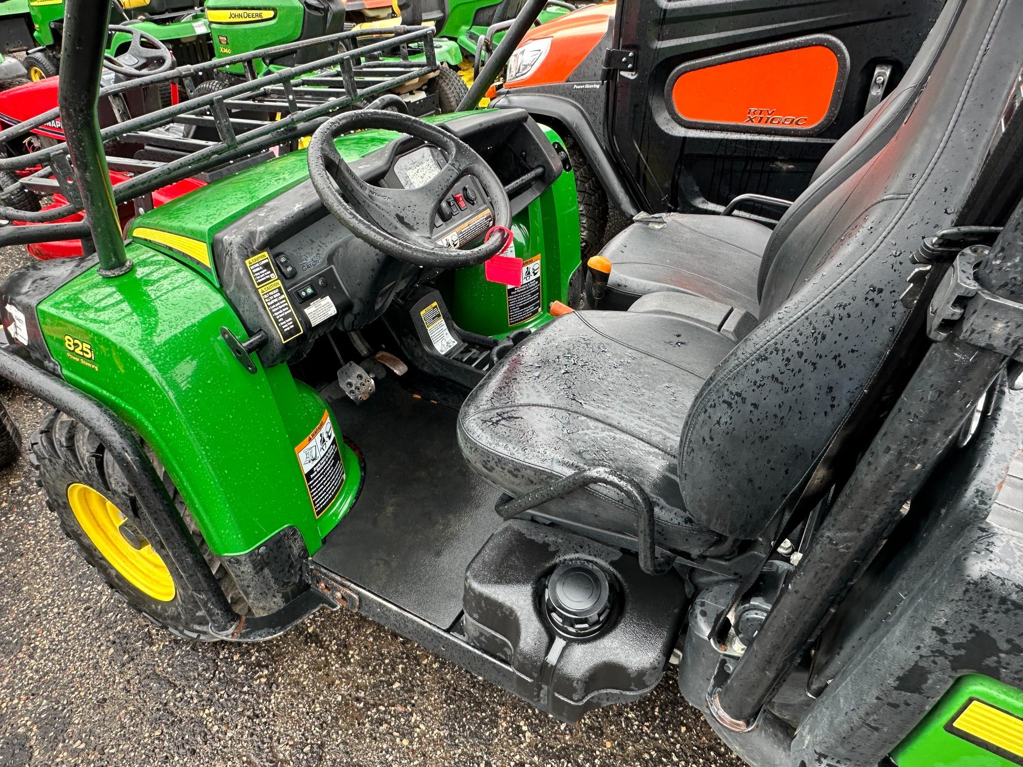 John Deere Gator XUV 825i