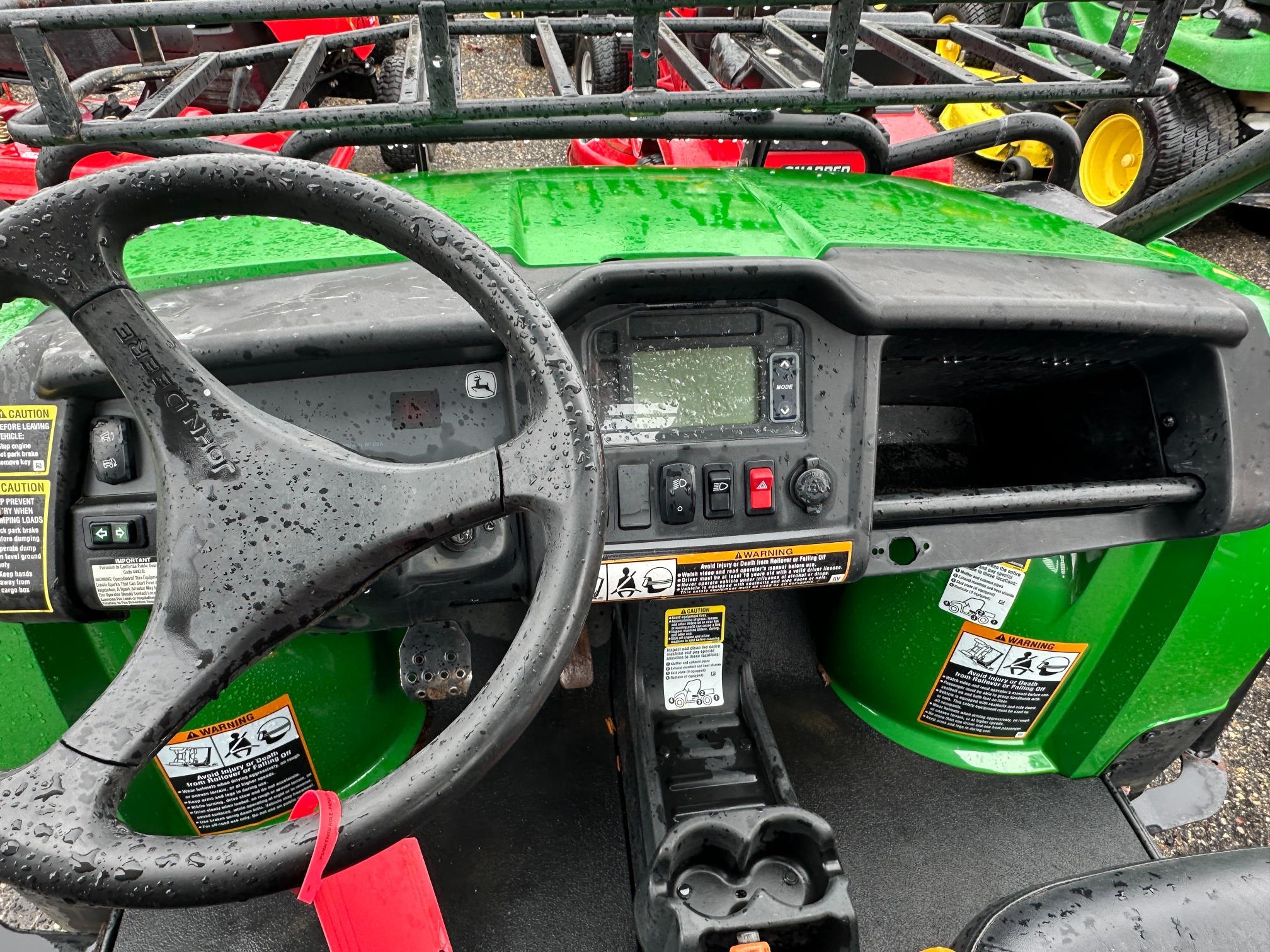John Deere Gator XUV 825i