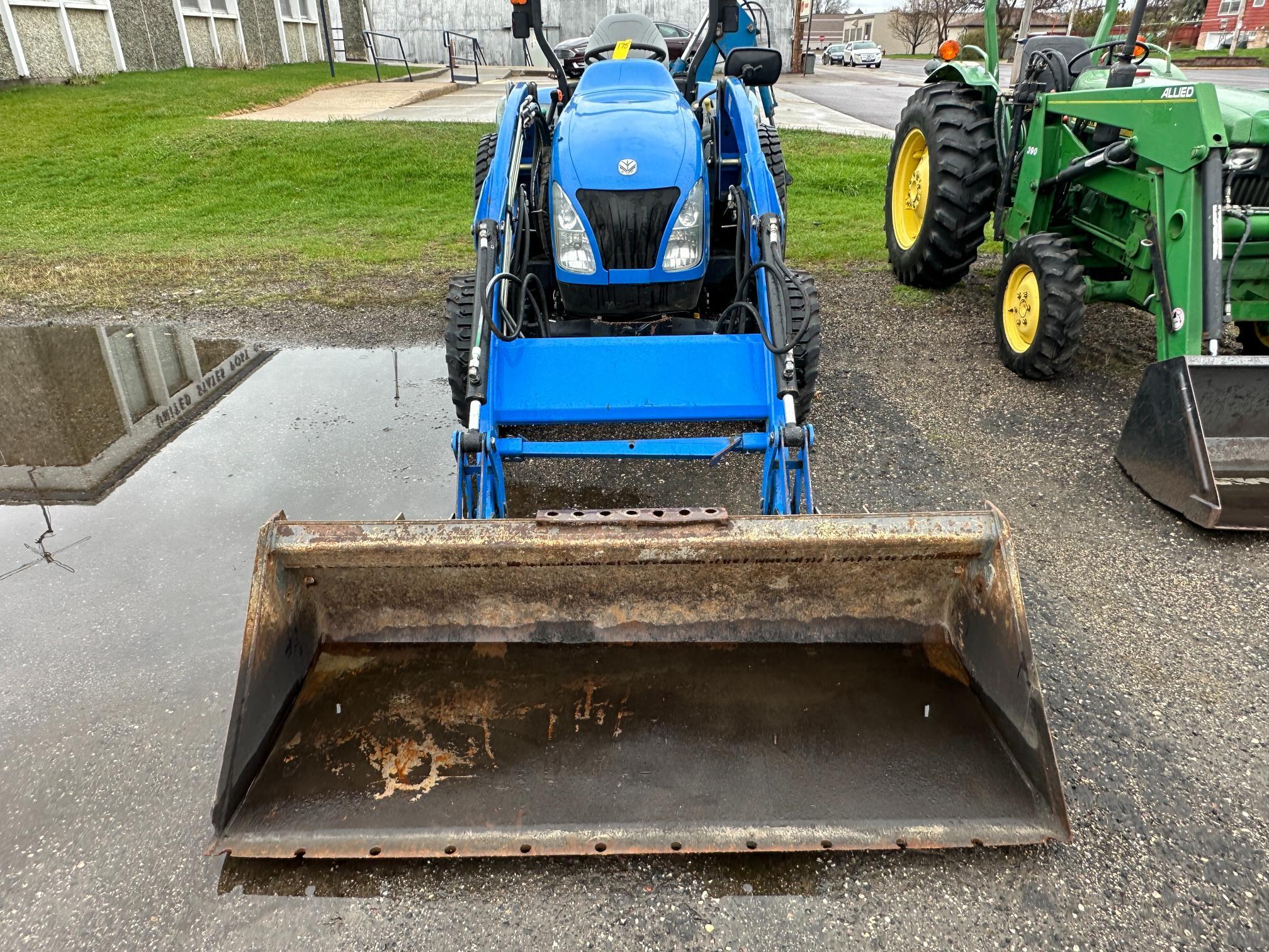 New Holland T2320 Compact Tractor