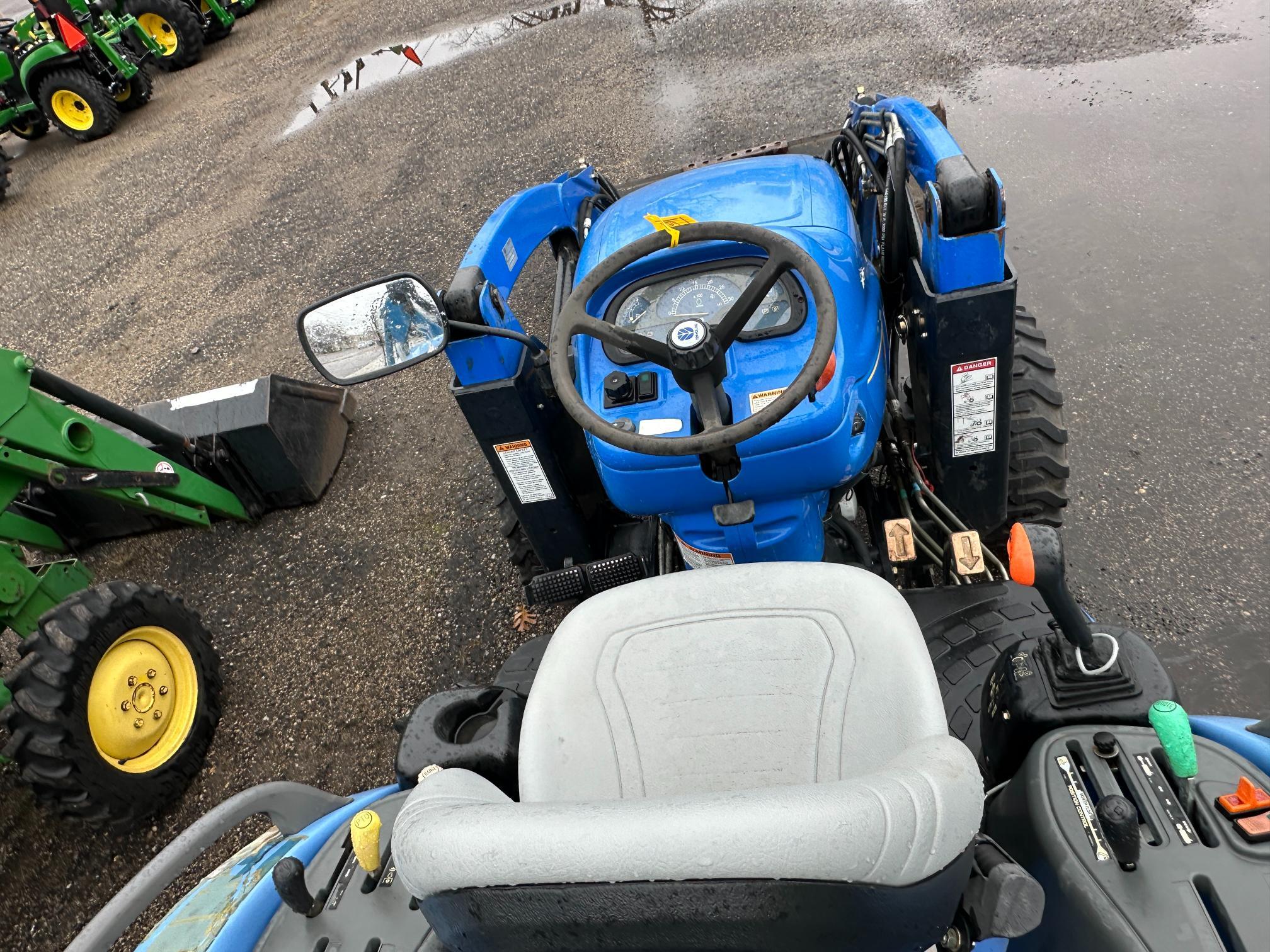 New Holland T2320 Compact Tractor