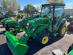 2022 John Deere 3033R Cab Tractor