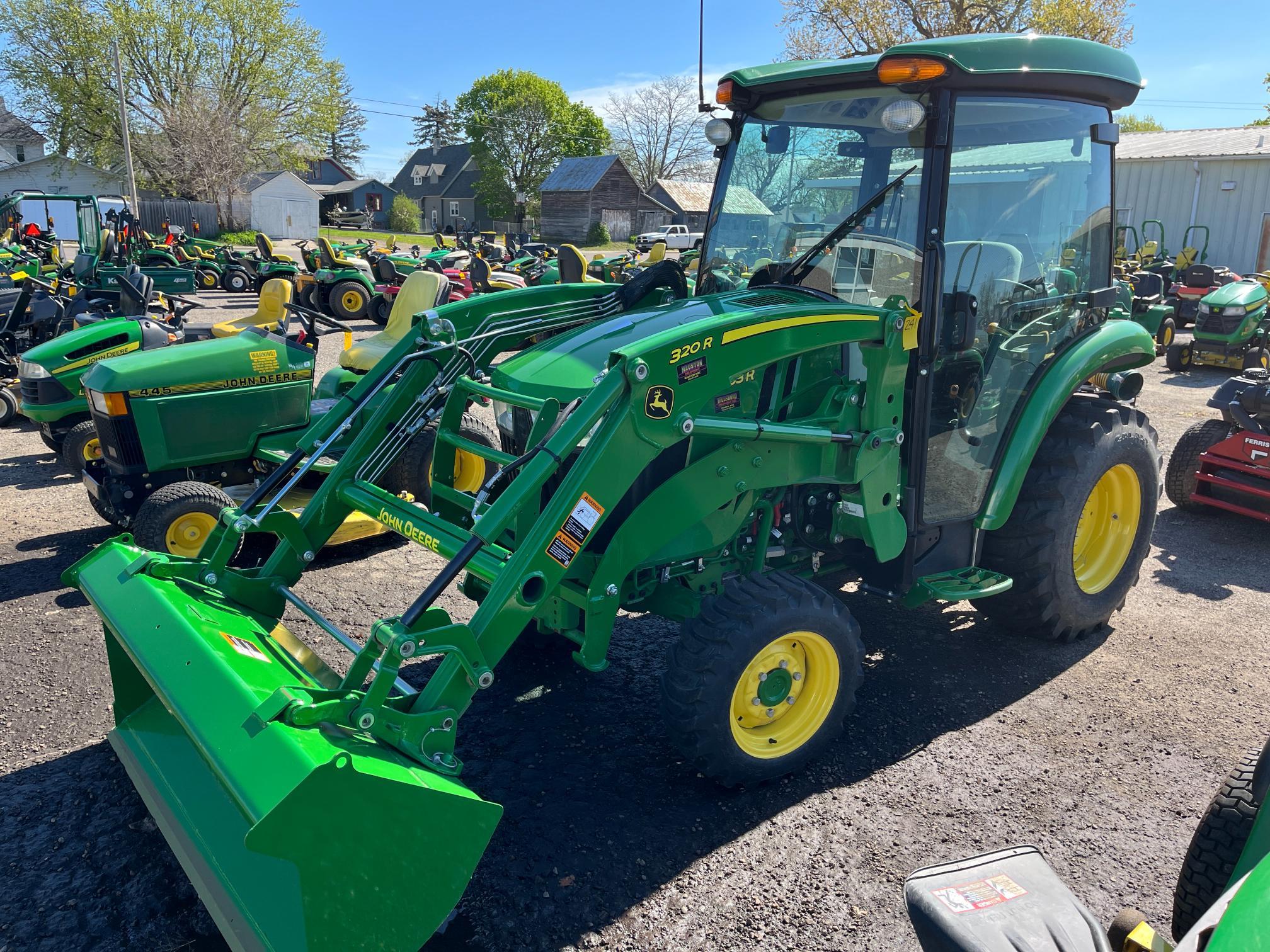 2022 John Deere 3033R Cab Tractor