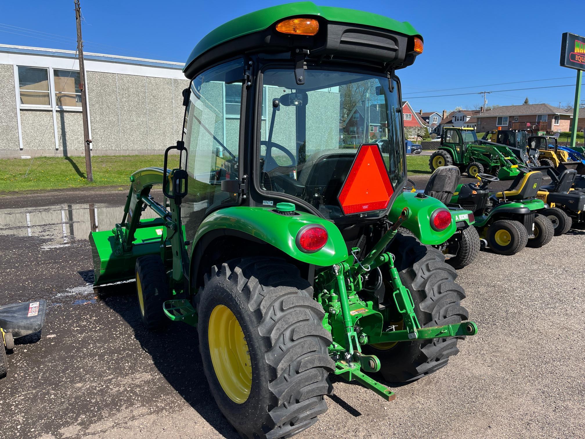 2022 John Deere 3033R Cab Tractor