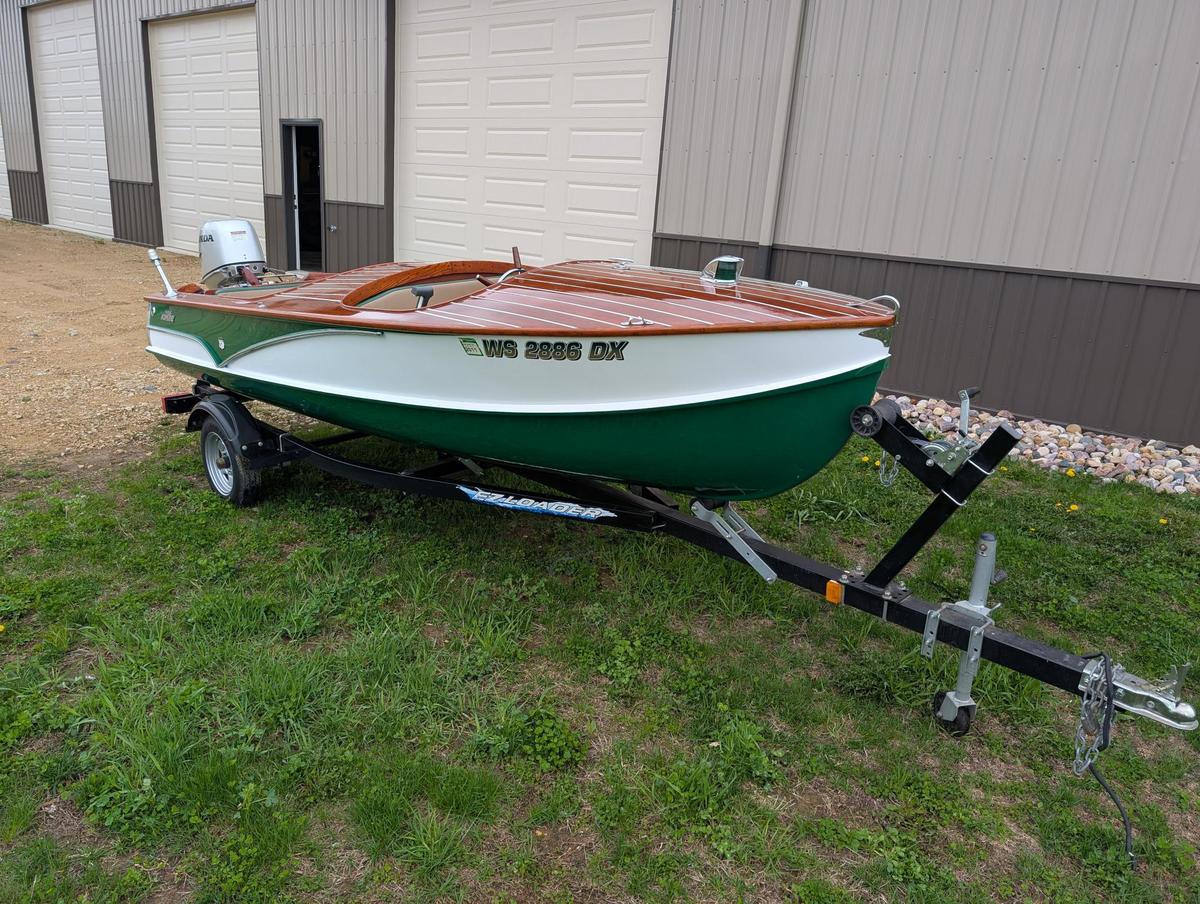 1956 Wagemaker Wolverine Boat