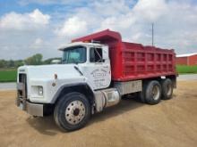 1996 Mack Dump Truck RB688S