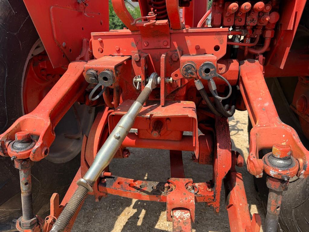 Allis Chalmers 175 Tractor