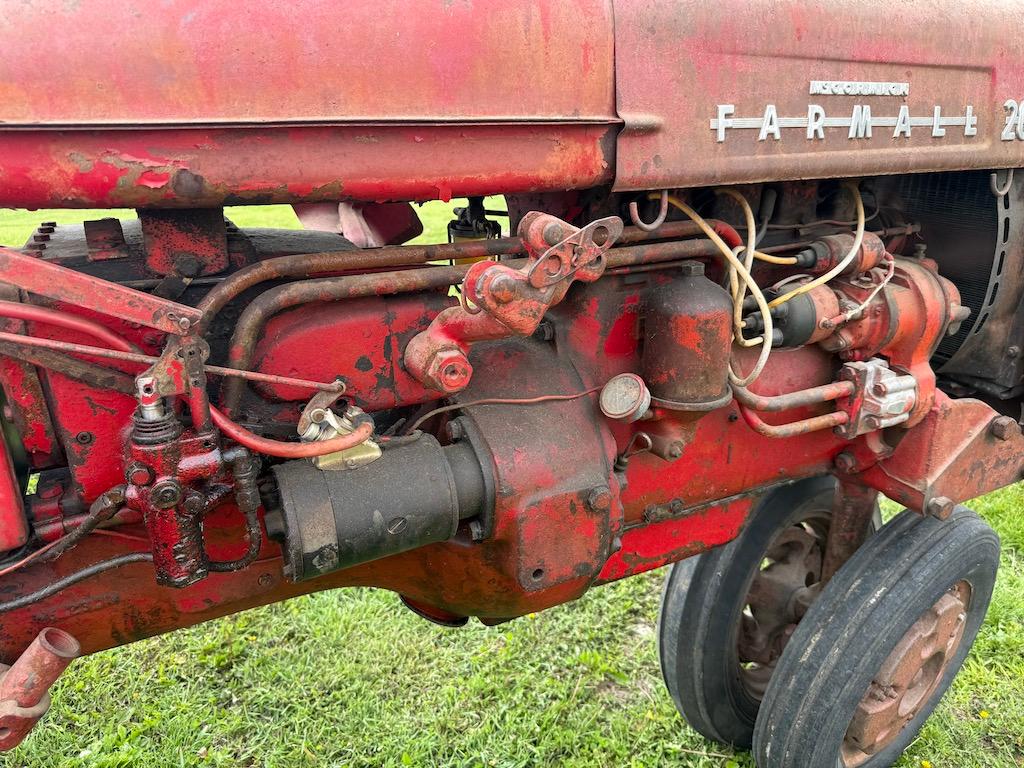 Farmall 200 Tractor