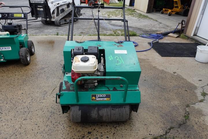 LESCO COMMERCIAL PLUS SPLIT DRIVE AERATOR MOD SD2600 SN 072026 4042 HONDA G