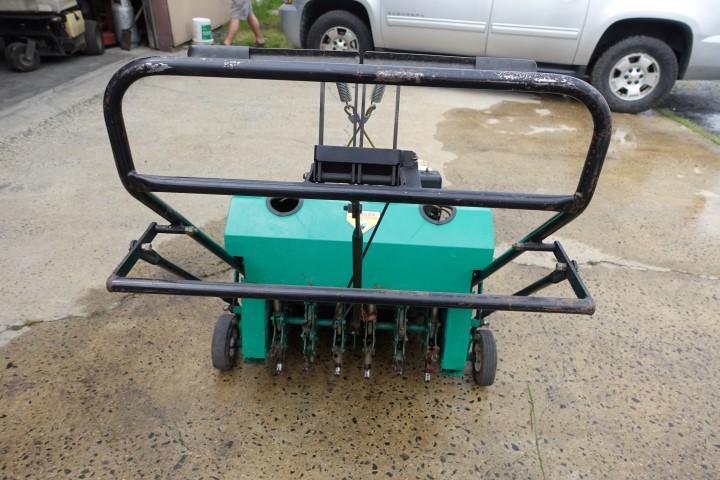 LESCO COMMERCIAL PLUS SPLIT DRIVE AERATOR MOD SD2600 SN 072026 4042 HONDA G