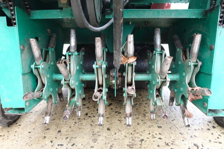 LESCO COMMERCIAL PLUS SPLIT DRIVE AERATOR MOD SD2600 SN 072026 4042 HONDA G