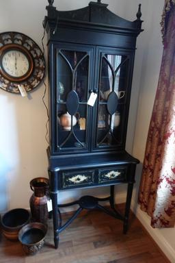 BLACK LACQUER CHINA HUTCH LIGHTED APPROX 7 FEET TALL X 32 INCH X 18 INCH