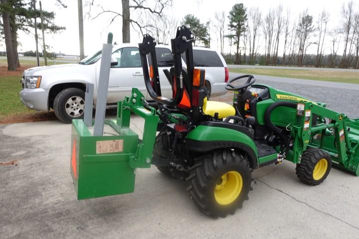 #101 JOHN DEERE TRACTOR 1025R HYD TRANS 410 HRS 4 WD JD H120 LOADER ATTACHM