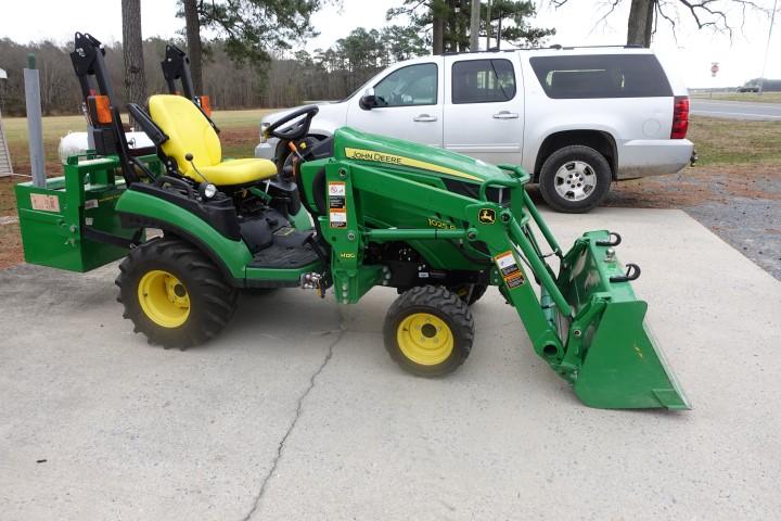 #101 JOHN DEERE TRACTOR 1025R HYD TRANS 410 HRS 4 WD JD H120 LOADER ATTACHM