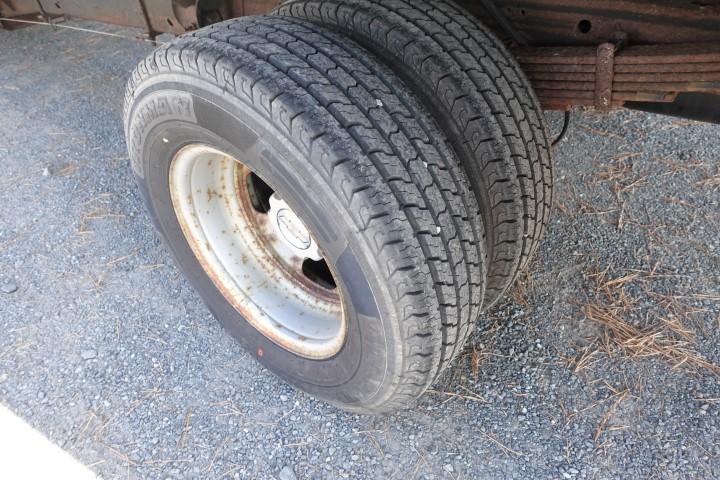 #4603 2005 CHEVY 3500 14' BOX TRUCK WITH 710 CUBIC FT DUALLY 23209 MILES AM