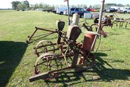 #6201 JOHN DEERE 2 ROW CORN PLANTER 3 PT MOUNT FERTILIZER BUCKETS HAVE RUST