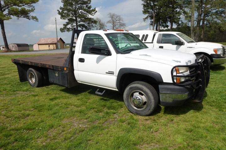 #3401 2001 GMC 3500 FLATBED DUALLY REG CAB 259095 MILES DURAMAX DIESEL AUTO