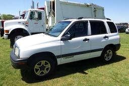 #3901 2004 CHEVY TRACKER 82637 MILES AM FM CD PLAYER COLD AC 4 DOOR CLOTH I