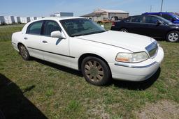 #3101 2004 LINCOLN TOWN CAR 4.6 L 245963 MILES AM FM CASSETTE PLAYER LEATHE