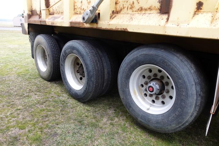 #2101 1997 FORD STERLING 12 WHEEL 16' STEEL DUMP LOUISVILLE 8 SP TRANS CAT