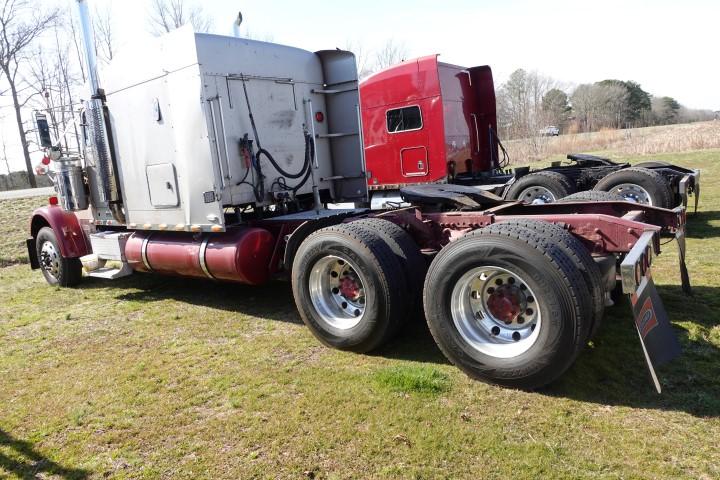 #1301 2006 FREIGHTLINER CLASSIC XL C15 CAT 346419 MILES 550 CAT TWIN TURBO