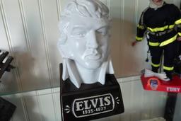 SHELF LOT INCLUDING 911 DISPLAY FIREMAN FIGURINES AND ELVIS BUST