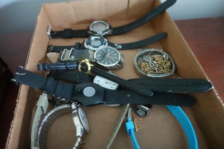 BOX WITH 8 WRIST WATCHES AND MENS JEWELRY