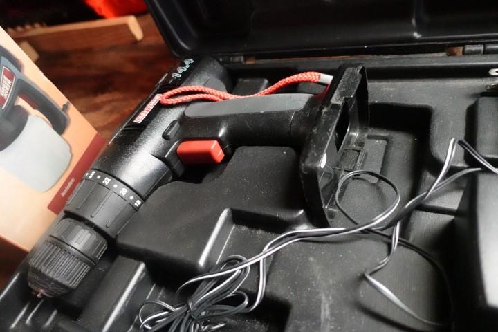 CRAFTSMAN BATTERY DRILL WITH CHARGER AND BLACK AND DECKER DRILL