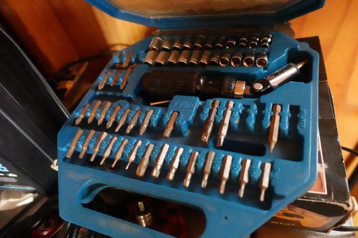 TOOL LOT BATTERY CHARGERS SOCKETS STAPLE AND NAIL GUN