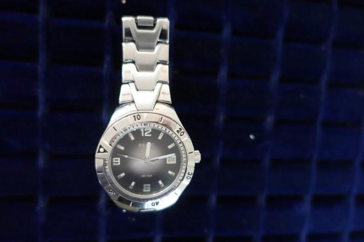 STAINLESS STEEL RELIC WRIST WATCH 165 DIVERS WATCH