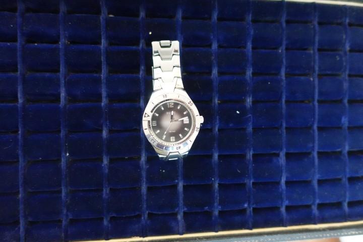 STAINLESS STEEL RELIC WRIST WATCH 165 DIVERS WATCH