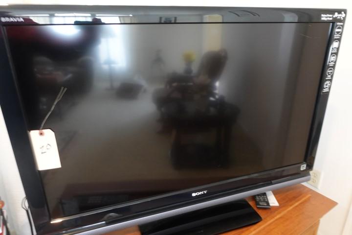 SONY FLATSCREEN TV APPROX  38 INCH