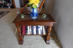 OAK END TABLE BOOK STAND WITH LEADED GLASS TOP APPROX 26 X 21 INCLUDING CON