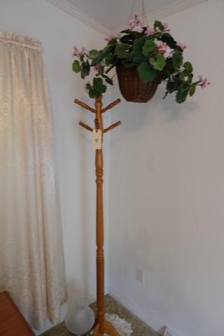 OAK HAT COAT RACK TABLE LAMP AND FLOWER